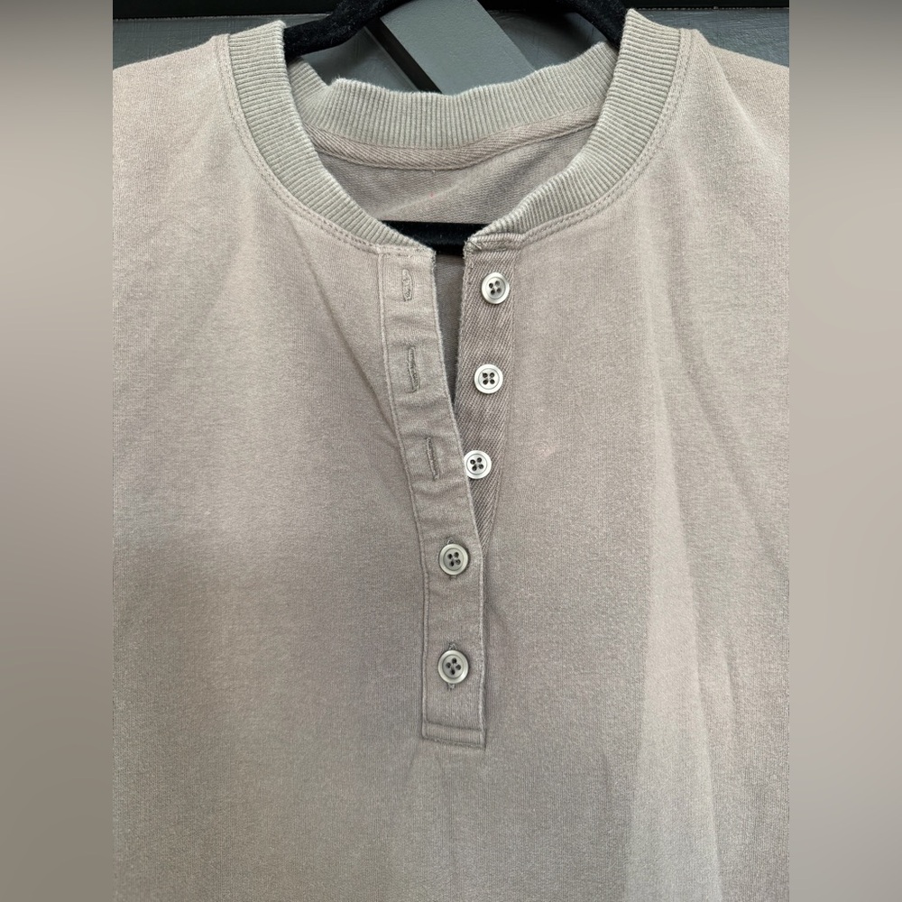 Vuori Laguna Henley in Cocoa Brown, Size Small - Picture 4 of 6